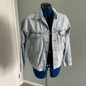 Oversized Levi’s Denim Jacket